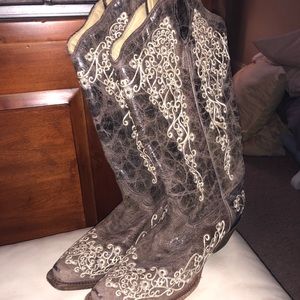 WOMENS SIZE 9M Corral BOOTS